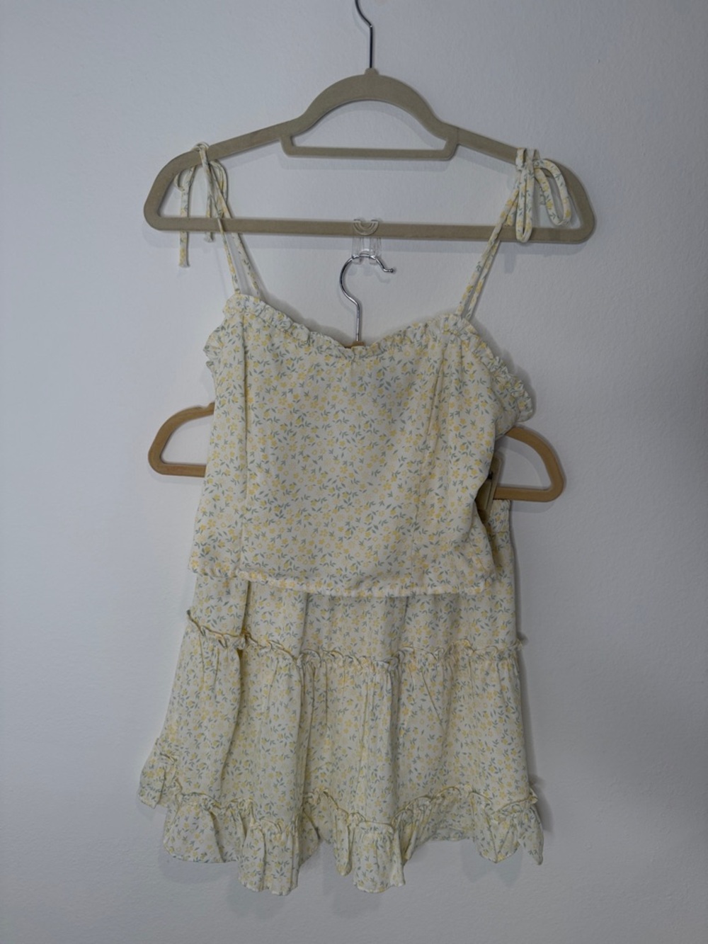 AQUA Floral Two-Piece Set Skirt + Smocked Crop Top XS Yellow Ditsy Print